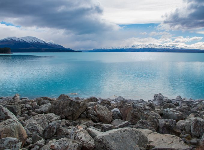 Wallpaper Lake Pukaki, New Zealand, stones, clouds, mountains, 4k, Nature 566686558